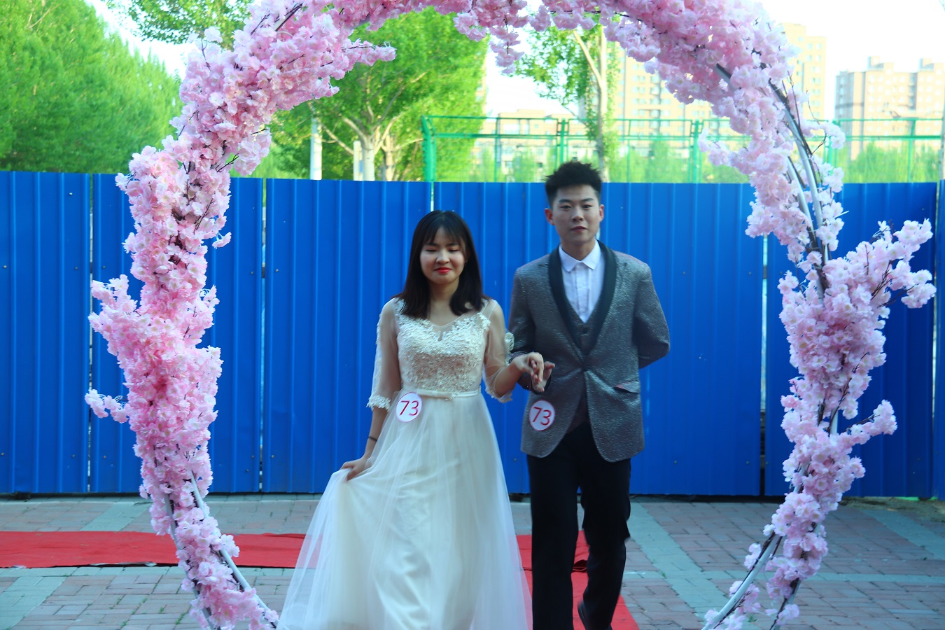 选手们入场时的精彩亮相 选手们入场时的精彩亮相